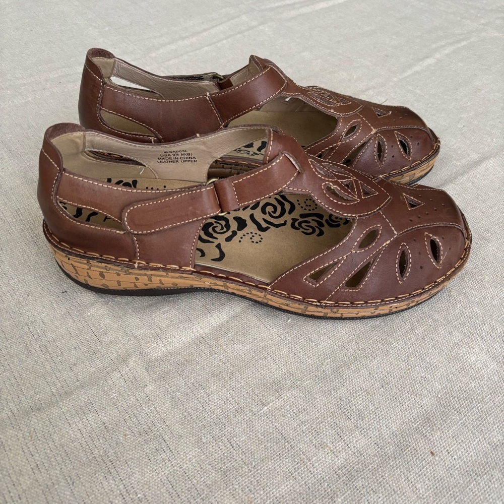 Propet Jenna Fisherman Sandal Women's Size 9.5 Brown Leather Closed Toe Strap